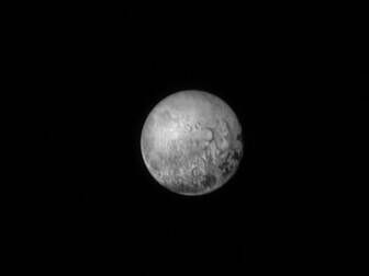 Spacecraft gets close-up shots...